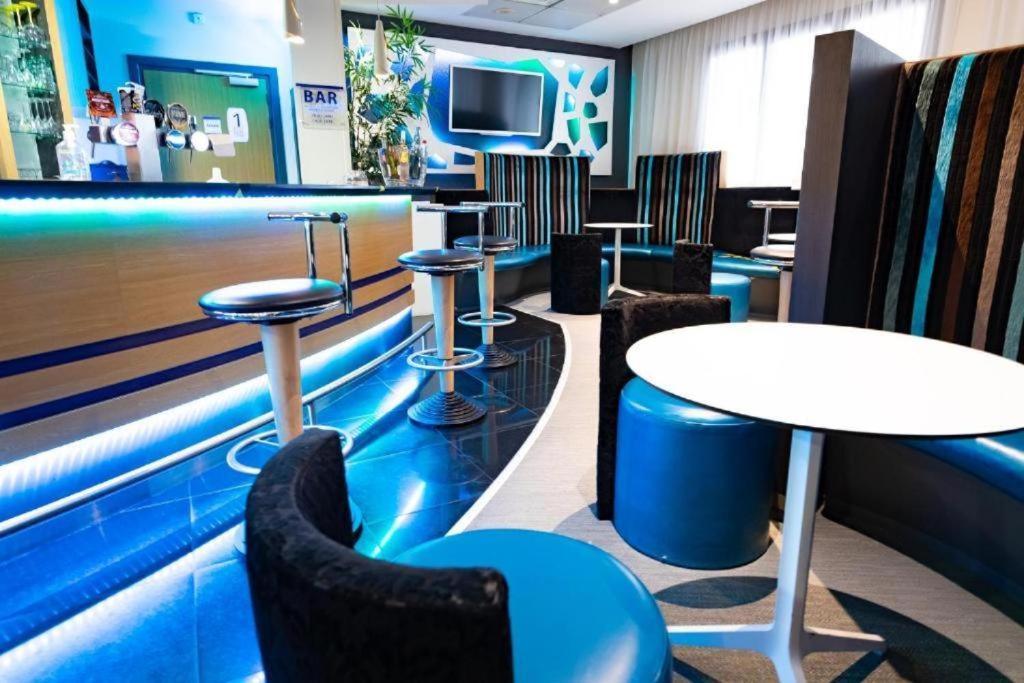 Chati-Bourg Citea Express Dayuse - Suite 3 Pieces W -- 25 Min Paris Montparnasse -- 15 Min Velizy Châtillon エクステリア 写真
